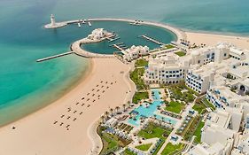 Hilton Salwa Beach Resort And Villas  5*